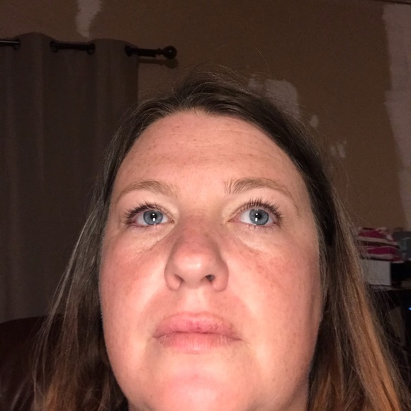 Meet your Posher, Amanda - Picture 1 of 1